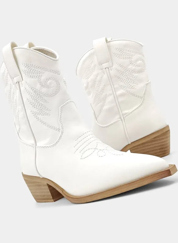 White zahara boots